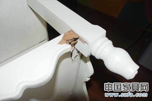 花了近2000元買回的茶幾，運回家卻發(fā)現(xiàn)&ldquo;破了相&rdquo;