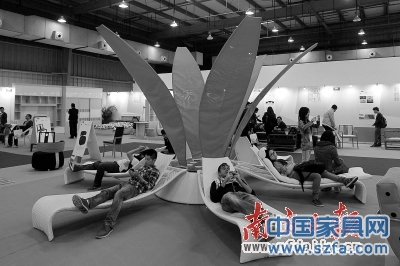 消費者購買的不僅僅是家具，而是一個舒適的環(huán)境。李細華 攝