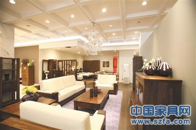 業(yè)內(nèi)人士認(rèn)為，實(shí)木家具的價(jià)值應(yīng)體現(xiàn)在材料和加工工藝的結(jié)合上。