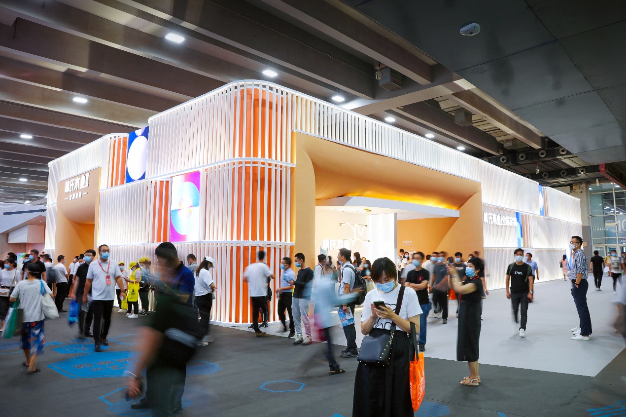 P:\06 品牌部\01 品牌戰(zhàn)略部\08-品牌公關\2021年\月度公關內(nèi)容\7月\稿件5 林氏木業(yè)首秀中國建博會，綜合新業(yè)態(tài)熱浪來襲\配圖\6c400a85a99c97edce260b00ed176763_.jpg