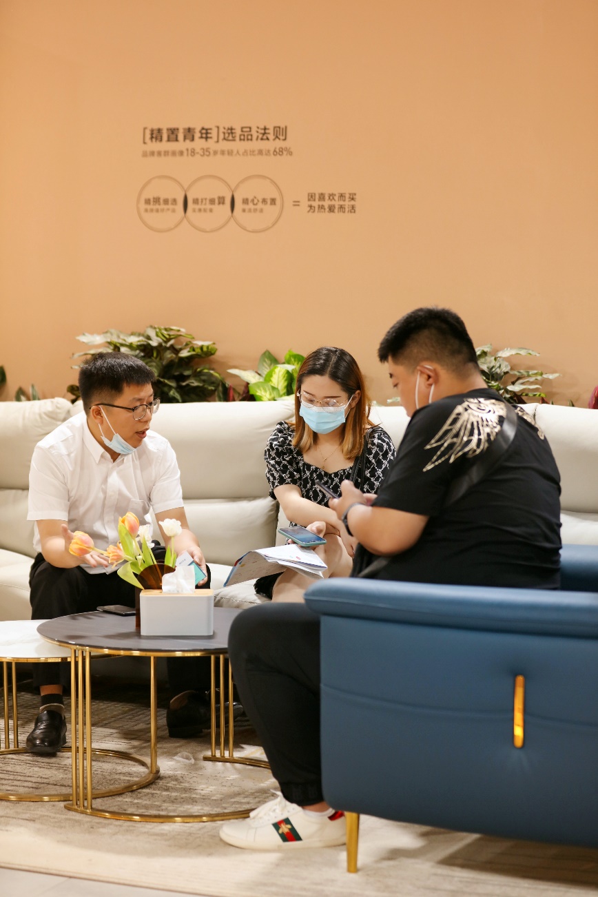 P:\06 品牌部\01 品牌戰(zhàn)略部\08-品牌公關\2021年\月度公關內(nèi)容\7月\稿件5 林氏木業(yè)首秀中國建博會，綜合新業(yè)態(tài)熱浪來襲\配圖\df9f1a17ff6d2fad00434c9a0c3f3d94_.jpg